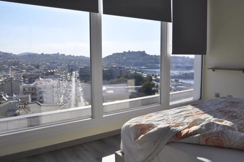 Nearby landmark, Day, Natural landscape, Summer, Balcony/Terrace, Balcony/Terrace, Beach, Bedroom, On site, City view, Landmark view, Sea view, Street view
