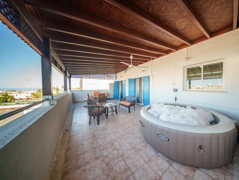 Hot Tub, Balcony/Terrace