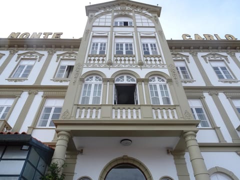 Property building, Facade/entrance, Bird's eye view, Decorative detail