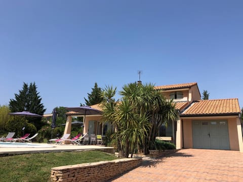 La Villa des 3 ifs Villa in Vallon-Pont-d'Arc