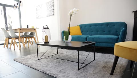 Living room, Seating area