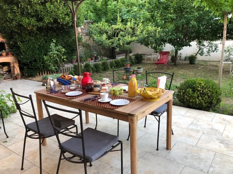 Les Lauriers Bed and Breakfast in Brignoles