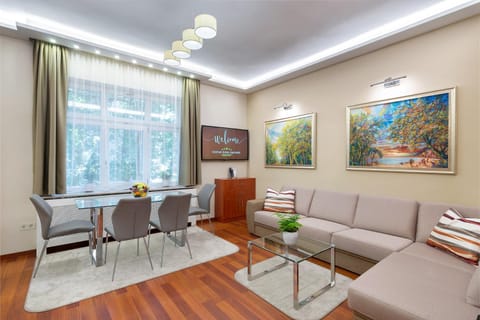 Summer, TV and multimedia, Living room, Seating area, On site