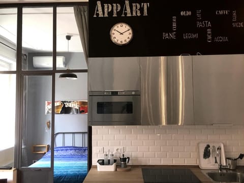 Kitchen or kitchenette, Bedroom