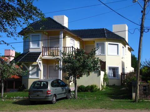Facade/entrance, Off site