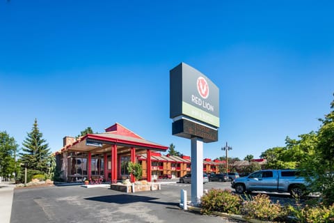 Property building, Facade/entrance, Other, On site, Area and facilities