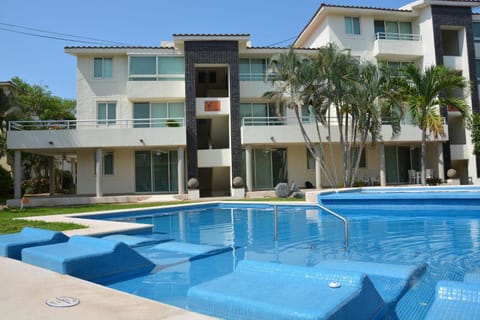 Balcony/Terrace, Swimming pool