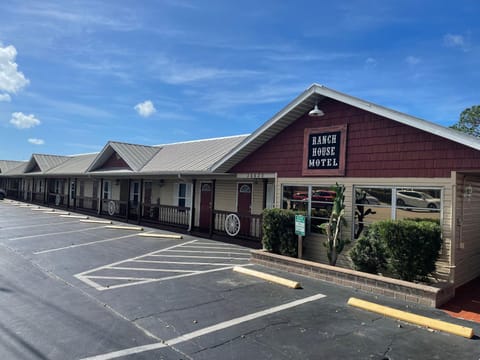 Property building, Day, Parking