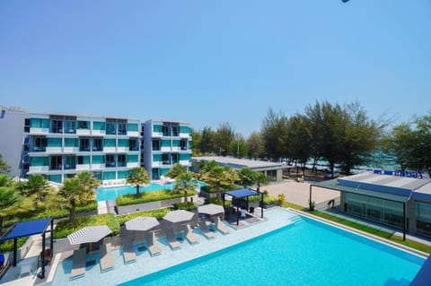 Pool view, Swimming pool