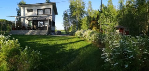 Koivuniemi Cottage House in Finland