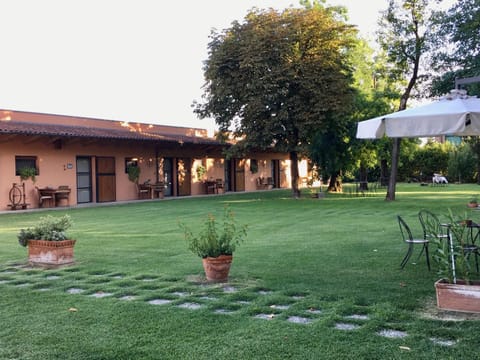 Società agricola le more Agriturismo La Dondina Farm Stay in Emilia-Romagna