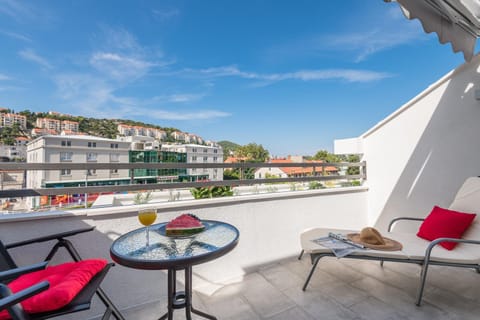 Balcony/Terrace, City view