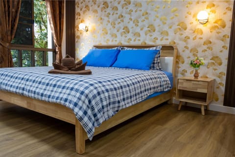 Photo of the whole room, Bedroom