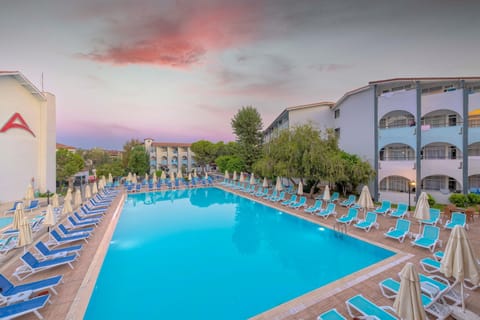 Property building, Swimming pool