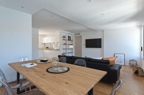 Living room, Dining area