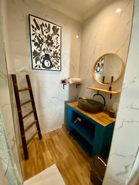 Kubu Guest House Bed and Breakfast in Kuta