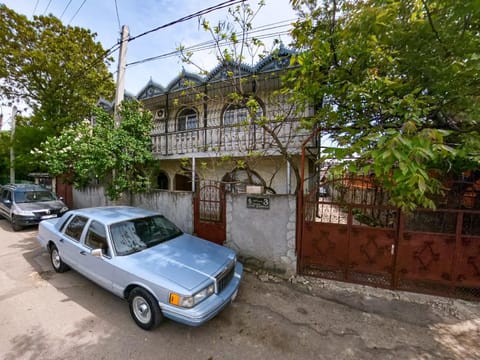 Property building, Day, Neighbourhood, Street view, Location