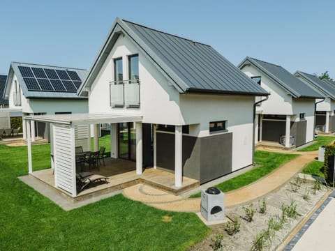 Domki Morski Raj A Nature lodge in Pomeranian Voivodeship