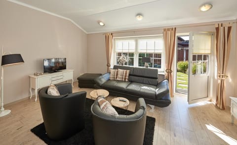 Living room, Photo of the whole room