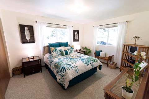 'Ama'u Lani Cottage House in Volcano