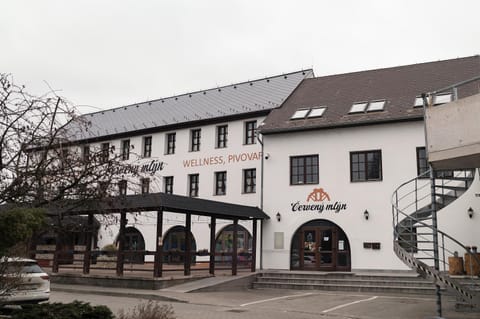 Property building, Facade/entrance, Parking