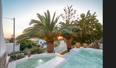 Patio, Nearby landmark, Spring, Day, Night, People, People, Natural landscape, Summer, Hot Tub, View (from property/room), View (from property/room), Other, Other, Decorative detail, Autumn, On site, Text overlay, Text overlay, Guests, Guests, City view, City view, Garden view, Garden view, Landmark view, Landmark view, Pool view, Pool view, Sea view, Sea view, Street view, Street view, Area and facilities, Swimming pool, Swimming pool, Seasons, Time of day, Location, Sunrise, Sunset, children, children, young children, young children, older children, older children, group of guests, group of guests, Quiet street view, Inner courtyard view, internet, internet, VIP