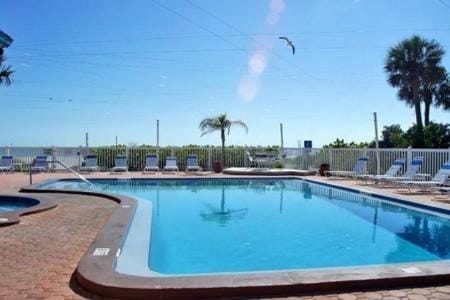 Townhouse at San Remo Apartment in Redington Shores