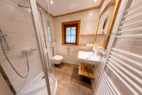 Bathroom, heating