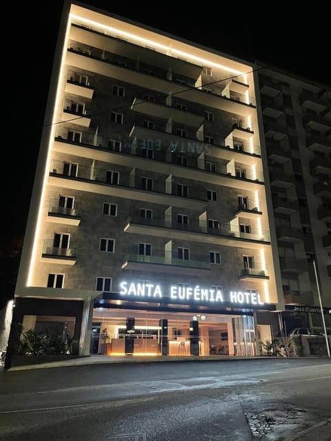 Property building, Off site, Decorative detail, Parking