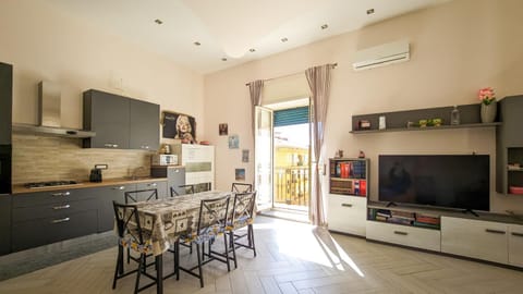 Communal lounge/ TV room, Kitchen or kitchenette, Living room, kitchen