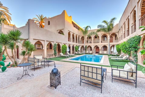 Property building, Swimming pool, Breakfast