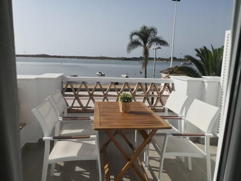 Balcony/Terrace, River view, Sea view, Street view