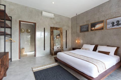 Bed, Photo of the whole room, Bedroom, air conditioner, Internal: Not applicable to any particular room