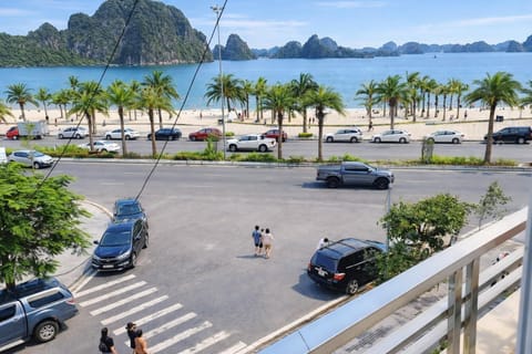 People, Sea view, Parking