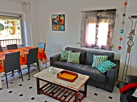 Living room, Decorative detail