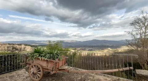 Casa Mazzocchi Vista su Poppi House in Tuscany