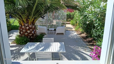 Patio, Garden view