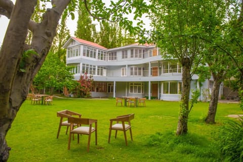 Property building, Natural landscape, Landmark view, Landmark view