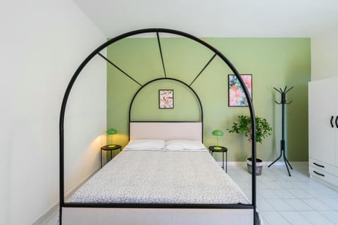 Bed, Bedroom, locker, wardrobe
