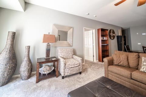 Living room, Seating area