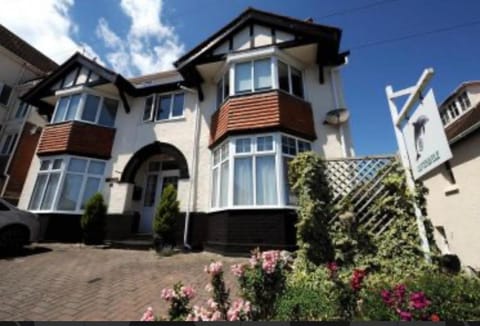 Coverdale Apartment in Lyme Regis