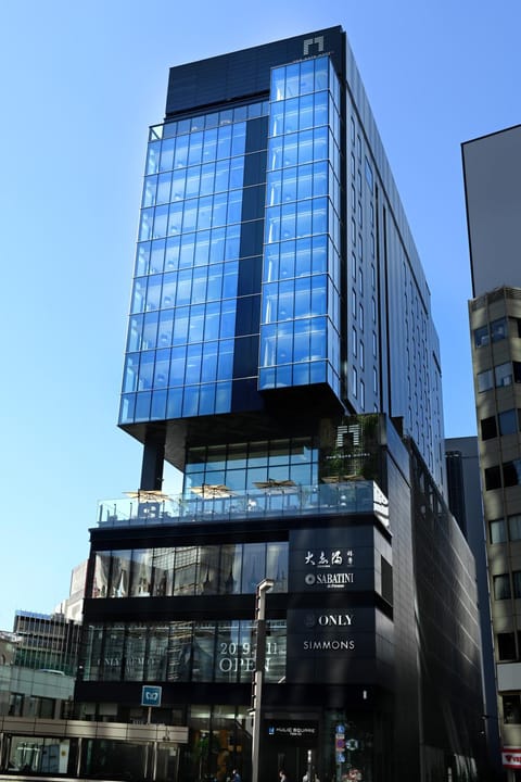 Facade/entrance, Bird's eye view