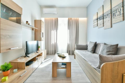 TV and multimedia, Living room, Photo of the whole room, Seating area