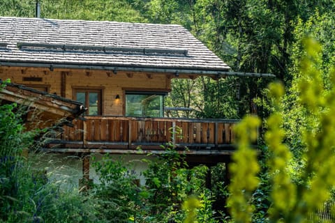 Property building, Spring, Day, Natural landscape, Garden, Garden view