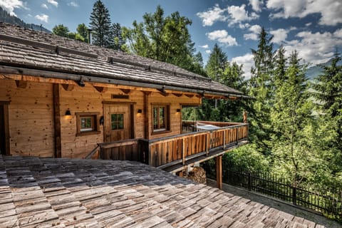 Property building, Day, Natural landscape, View (from property/room), Balcony/Terrace