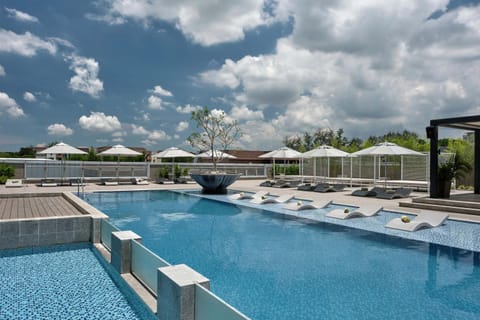 Swimming pool