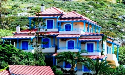 Property building, Facade/entrance, Natural landscape, Bird's eye view, On site