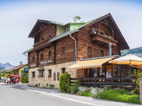 Nearby landmark, Restaurant/places to eat, Restaurant/places to eat, Facade/entrance, Day, Property logo or sign, Property logo or sign, Neighbourhood, Natural landscape, Fishing, Garden, Golfcourse, Horse-riding, Minigolf, Ski School, Squash, Balcony/Terrace, Other, Hiking, Cycling, Animals, Animals, On site, Garden view, Mountain view, Street view, Area and facilities, Sports, Alcoholic drinks, Non alcoholic drinks