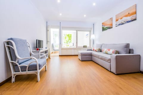 Communal lounge/ TV room, Bed, TV and multimedia, Living room