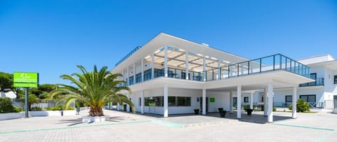 Day, On site, Area and facilities, Family